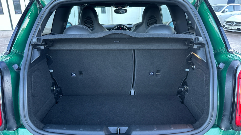 MINI Hatchback 2.0 John Cooper Works 3dr Auto Petrol Hatchback